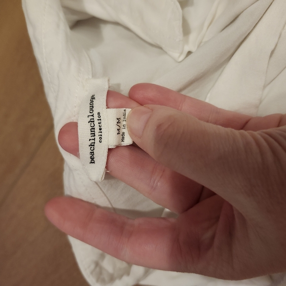 White Sleeveless Button-Up Blouse, women's medium - Picture 2 of 5